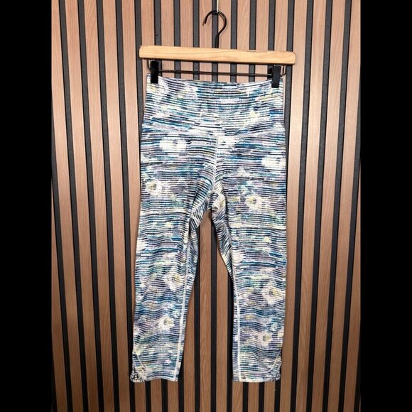 Lululemon Pants - Lululemon Leggings 4 / 6 Womens Multicolor Abstract Cropped Low Rise Tight Pant